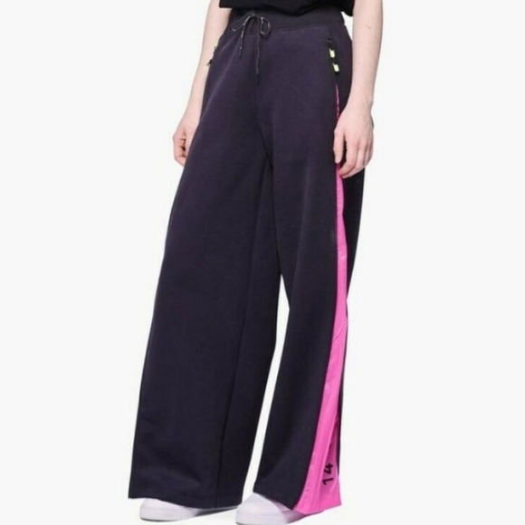 NIKE Tech Rare !! Pack Loose Fit W/TAGS Women Sweatpants! - Picture 5 of 6